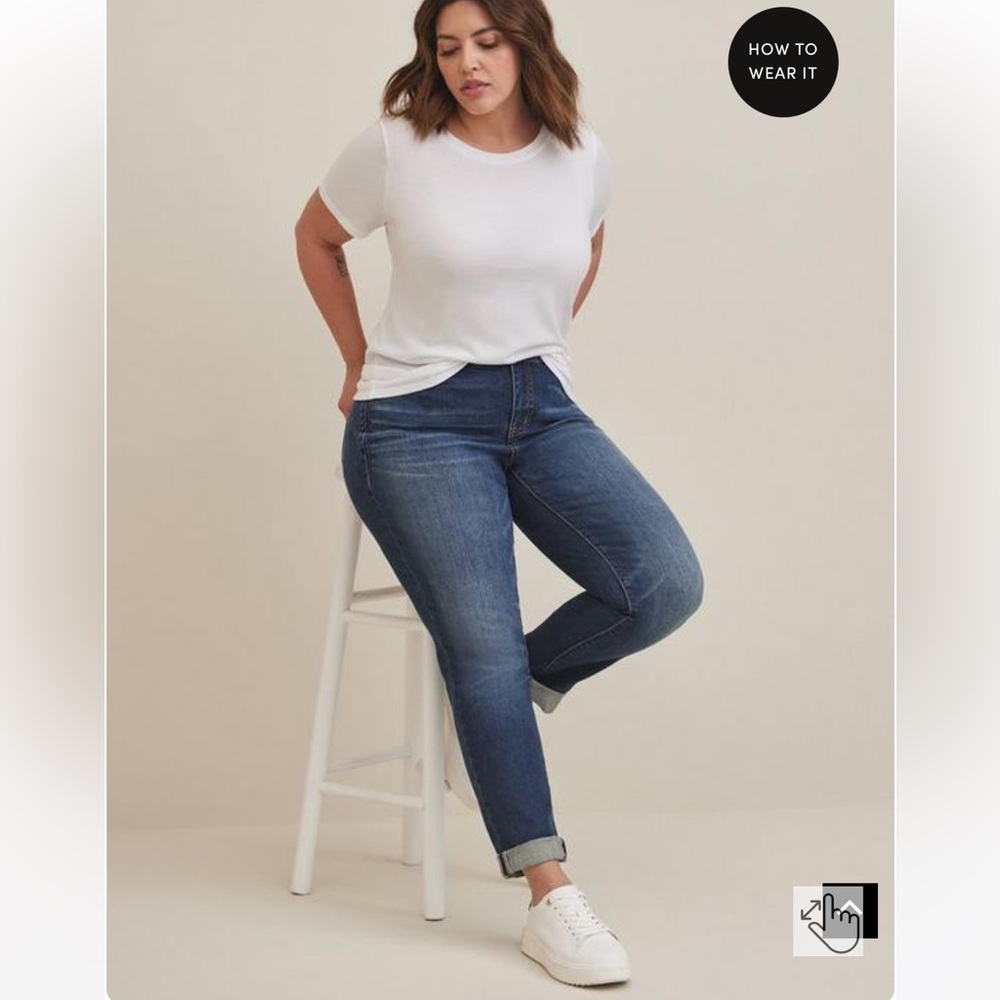 NWT Torrid Boyfriend Straight Vintage Stretch Mid Rise Jeans Size 14R